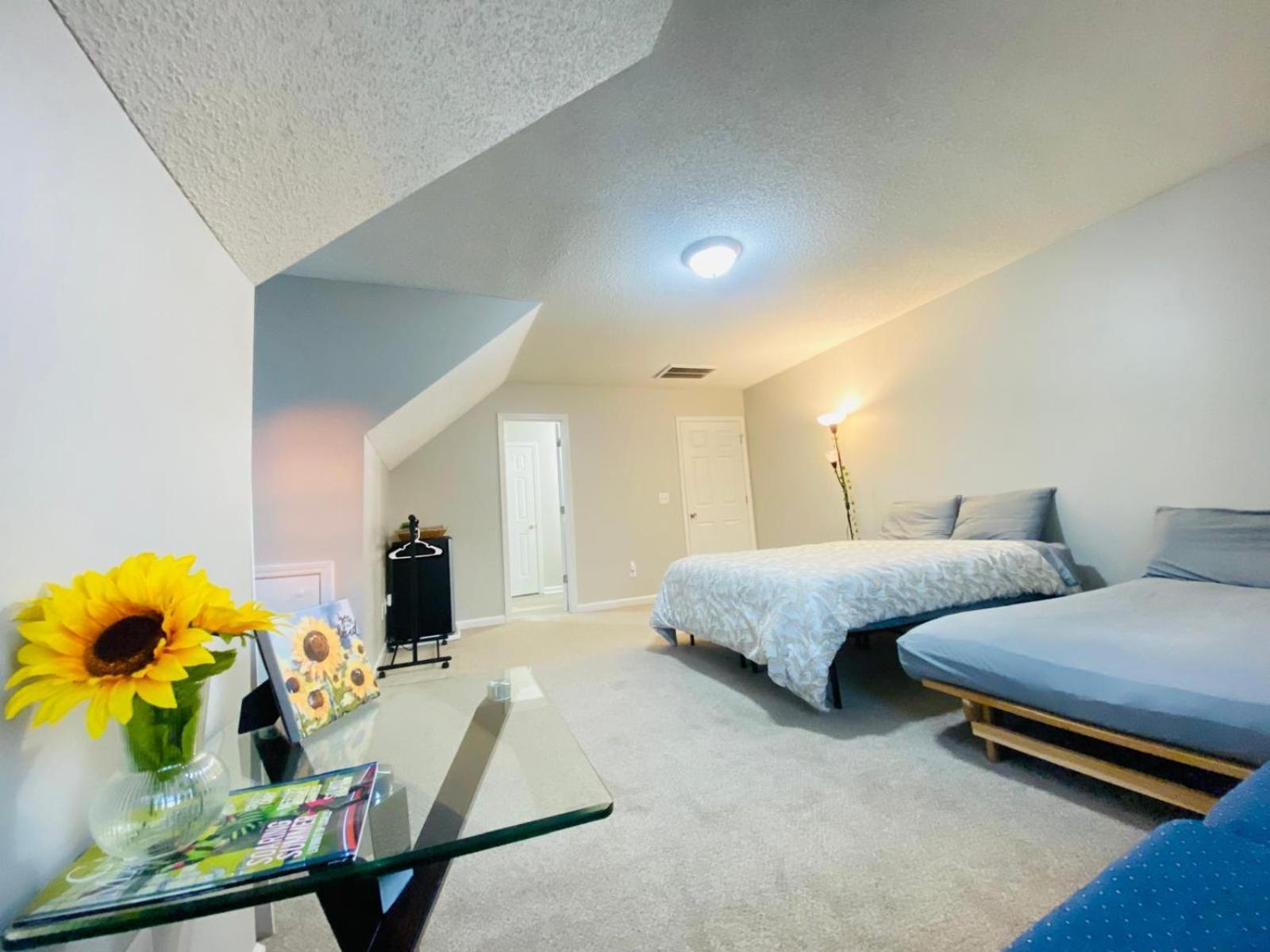 Private Room & Bathroom Close To Downtown Raleigh Esterno foto
