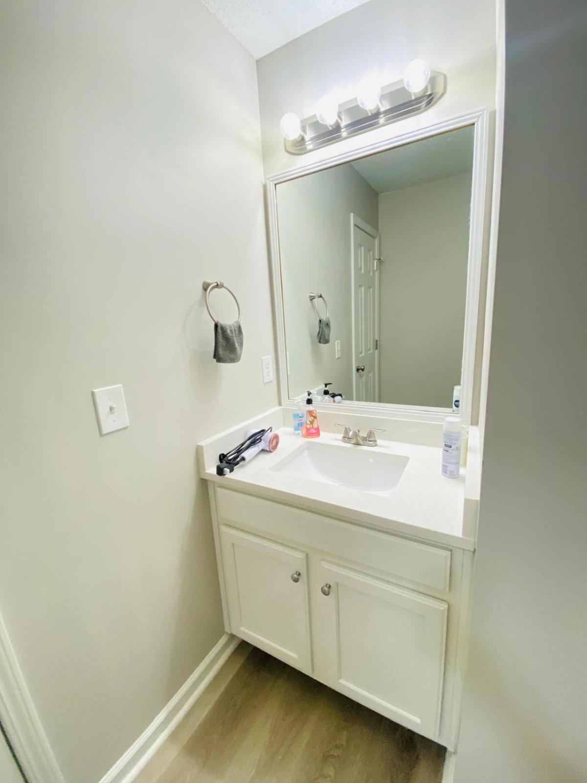 Private Room & Bathroom Close To Downtown Raleigh Esterno foto